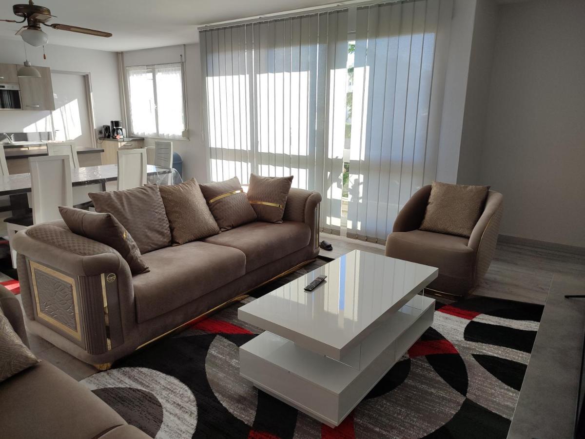 Grand Et Superbe Appartement Proche Paris Creil Exteriör bild