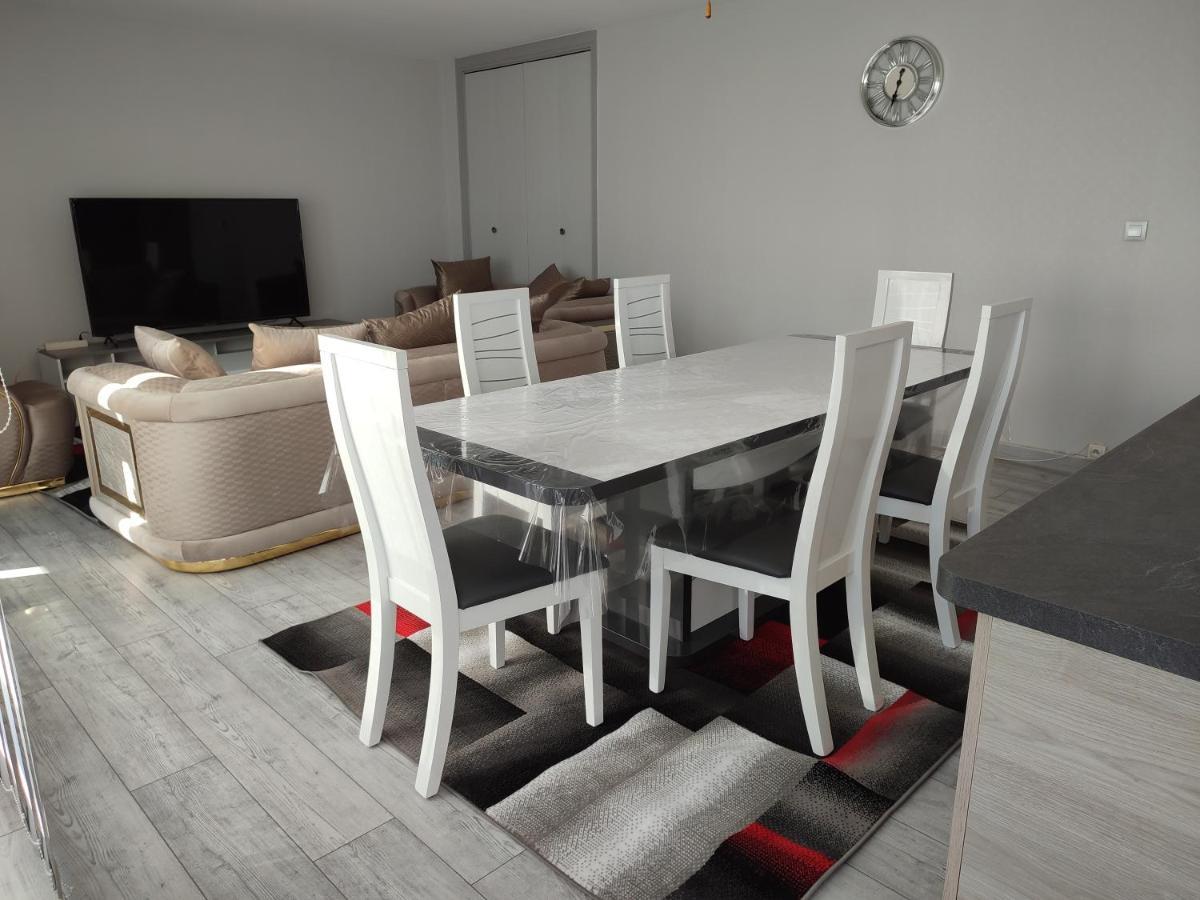 Grand Et Superbe Appartement Proche Paris Creil Exteriör bild